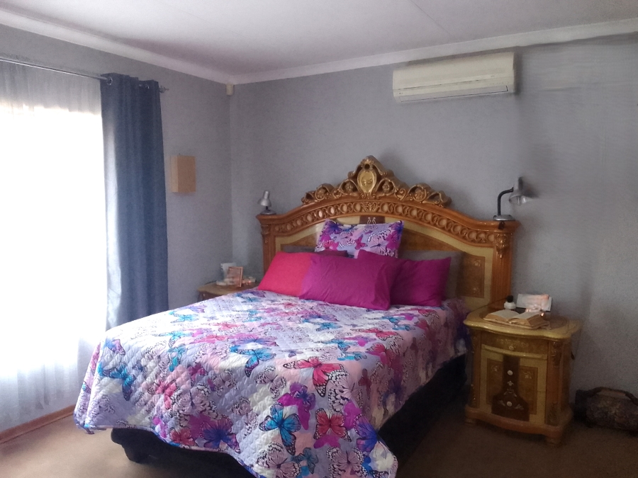 3 Bedroom Property for Sale in Azalea Park North West